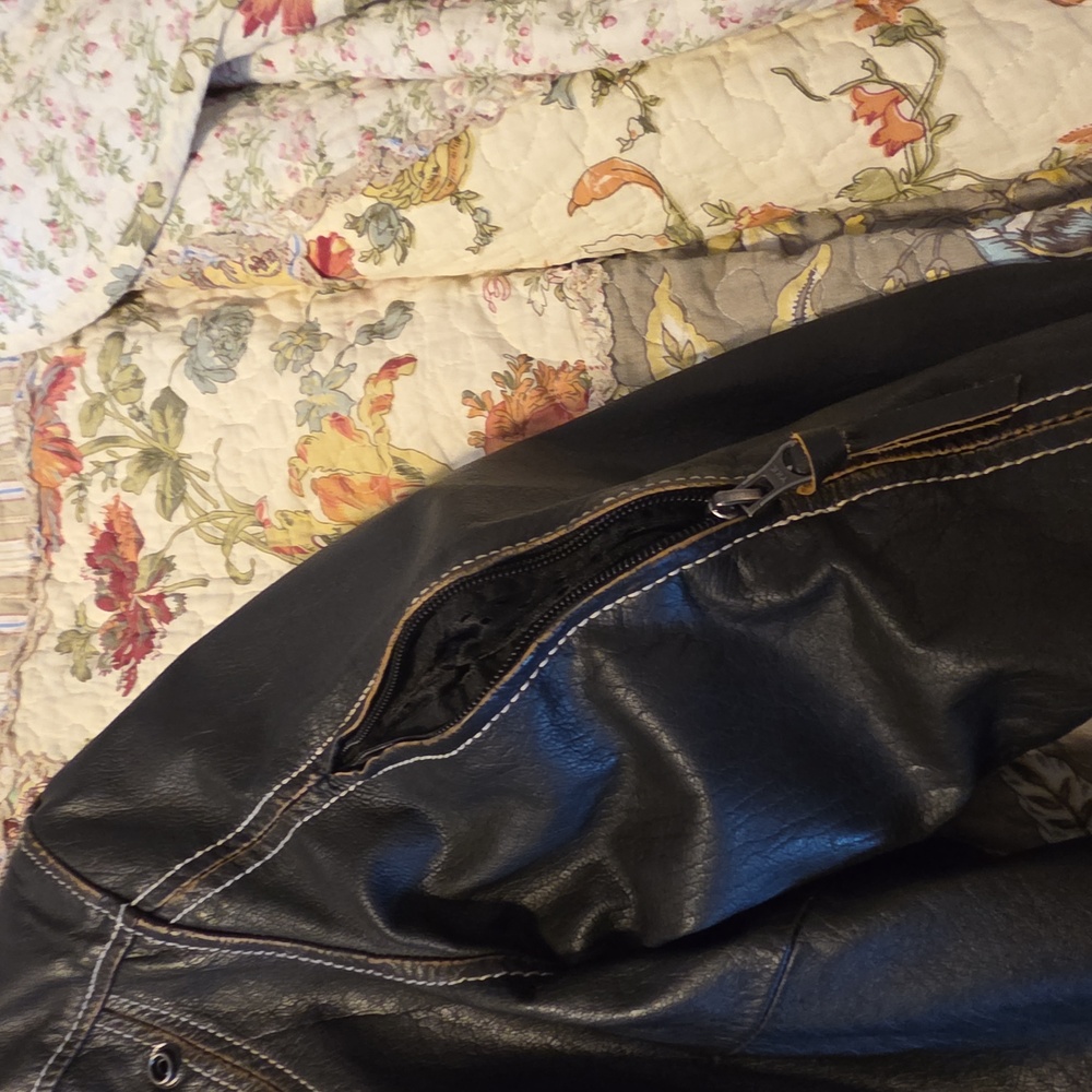 Harley-Davidson Black Leather Jacket with Brown Stitching - Picture 7 of 11